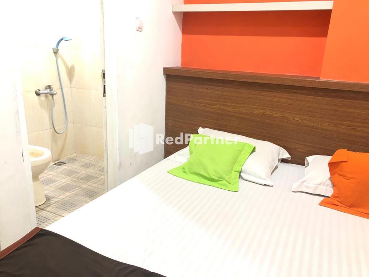 Seungit Syariah Inn Tebet Mitra Reddoorz Dżakarta Zewnętrze zdjęcie